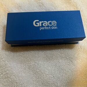 Grace. Non-surgical lifting invention, the perfect skin.